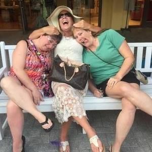 Meet your Posher, Sandy